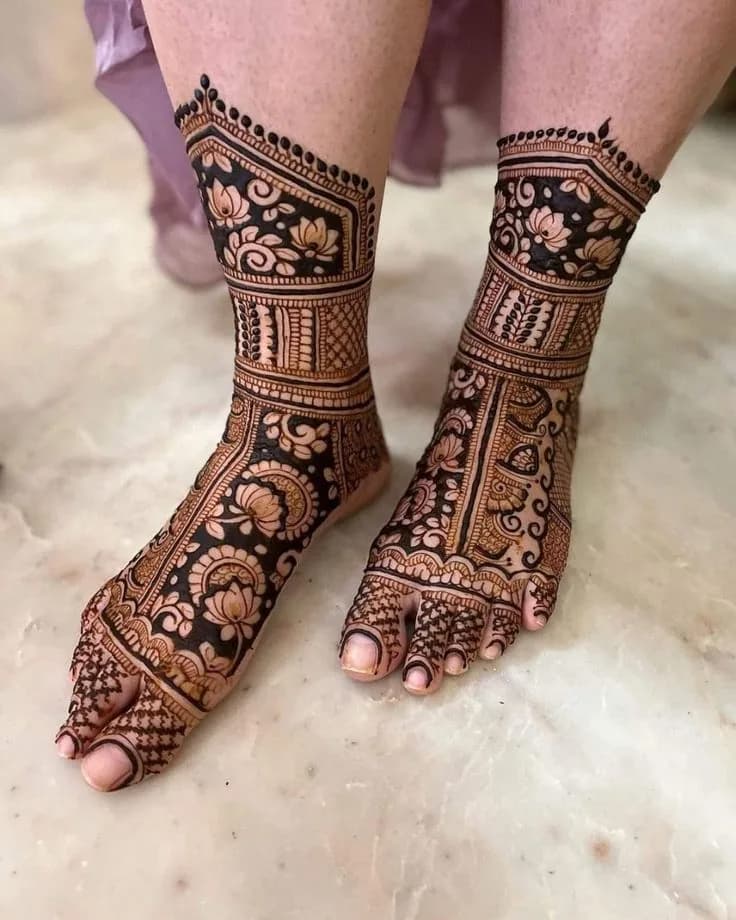 Payal style feet mehandi with fine lines, mehandi for Koderma weddings